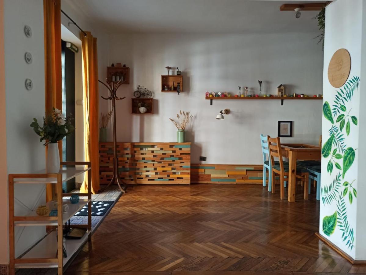 Home Central Apartment Brassó Kültér fotó